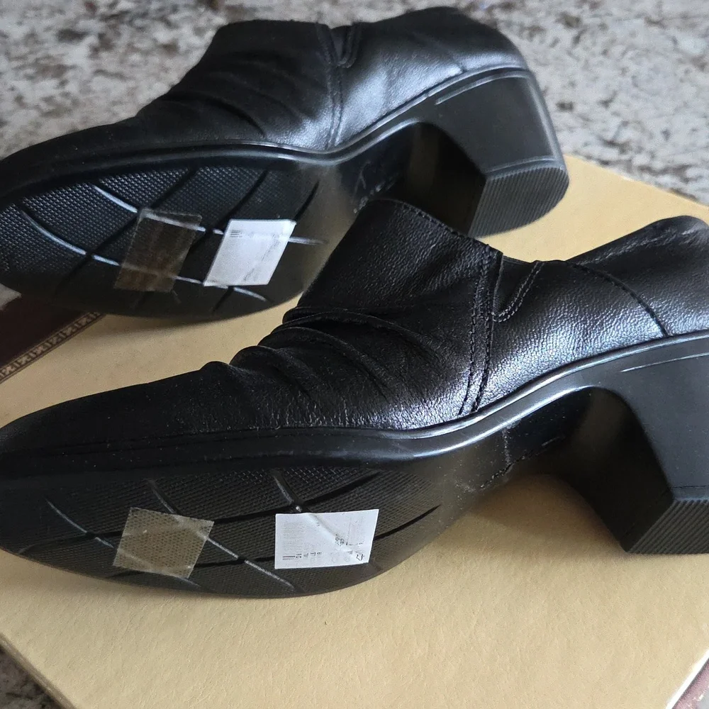 Clarks Women's Black Leather Loafers Scisey's 8.5 Regular